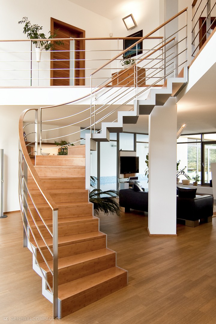 Dřevěné schodiště SLAN